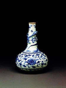 Vase with Chi dragon and peony scroll design in underglaze blue